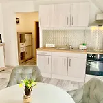 Krabatresidenz - Apartmenthaus Отель Бург